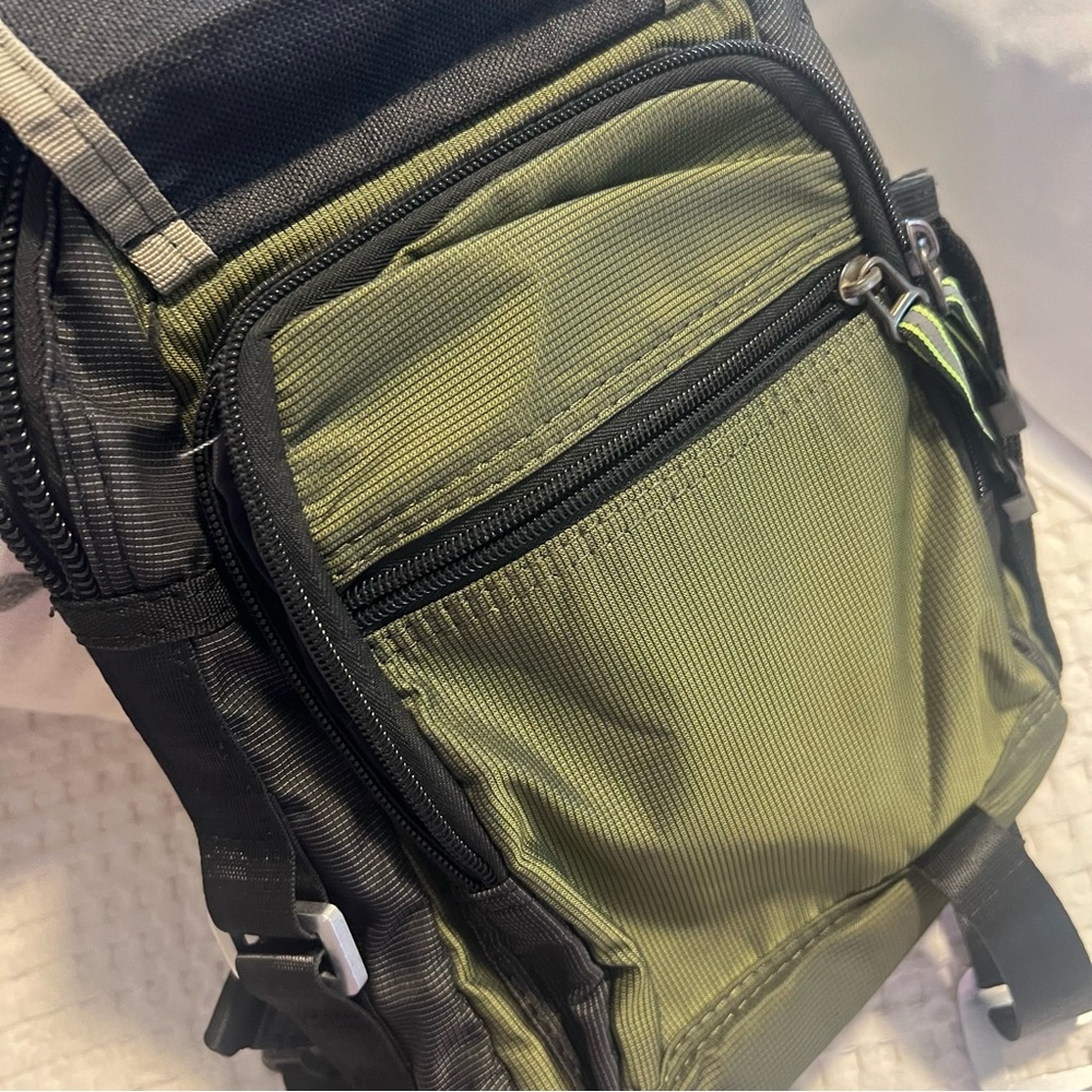 Olive Green Tactical Men's Bag - Picture 8 of 9